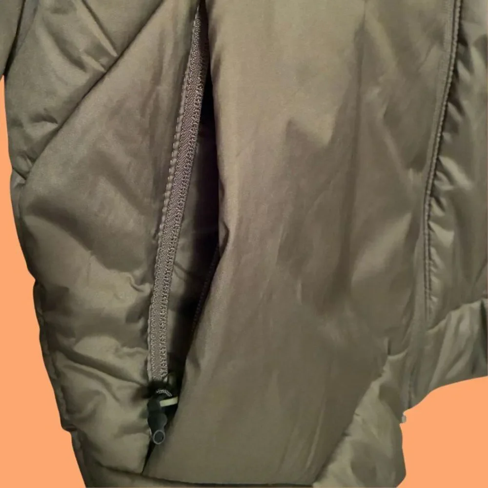 NWOT Under Armour Jacket Men’s Size Medium Lightweight Puffer jacket Army Green